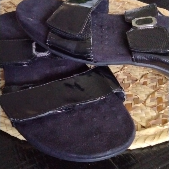 VIONIC SANDALS - Picture 8 of 11